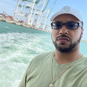 Meet your Posher, Earl